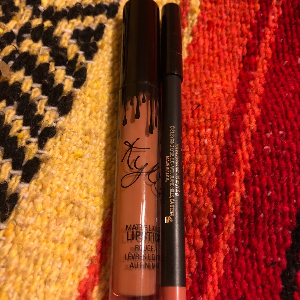 Kylie lip kit, Exposed